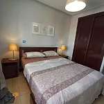 Chic & Serene Retreat With Wi-Fi